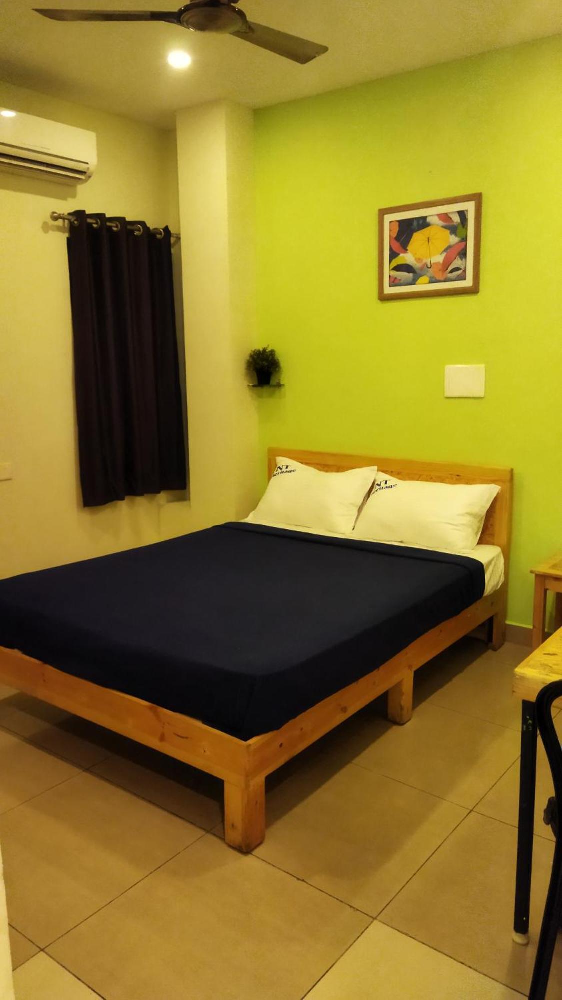 Chaplin Hotel Пондичери Екстериор снимка