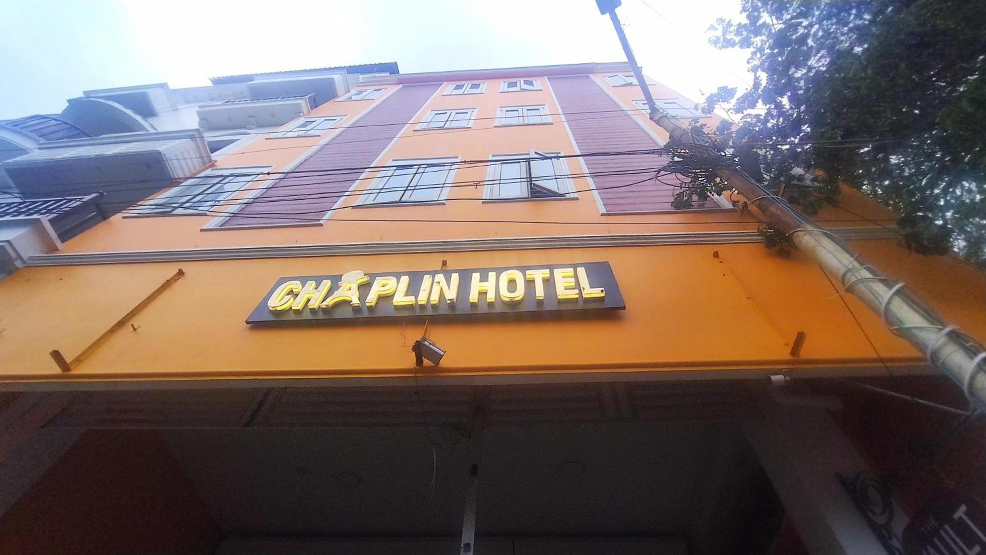 Chaplin Hotel Пондичери Екстериор снимка
